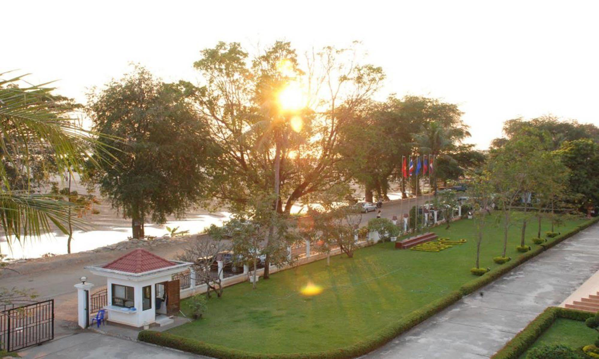 Mekong Sunshine Hotel Vientiane Esterno foto
